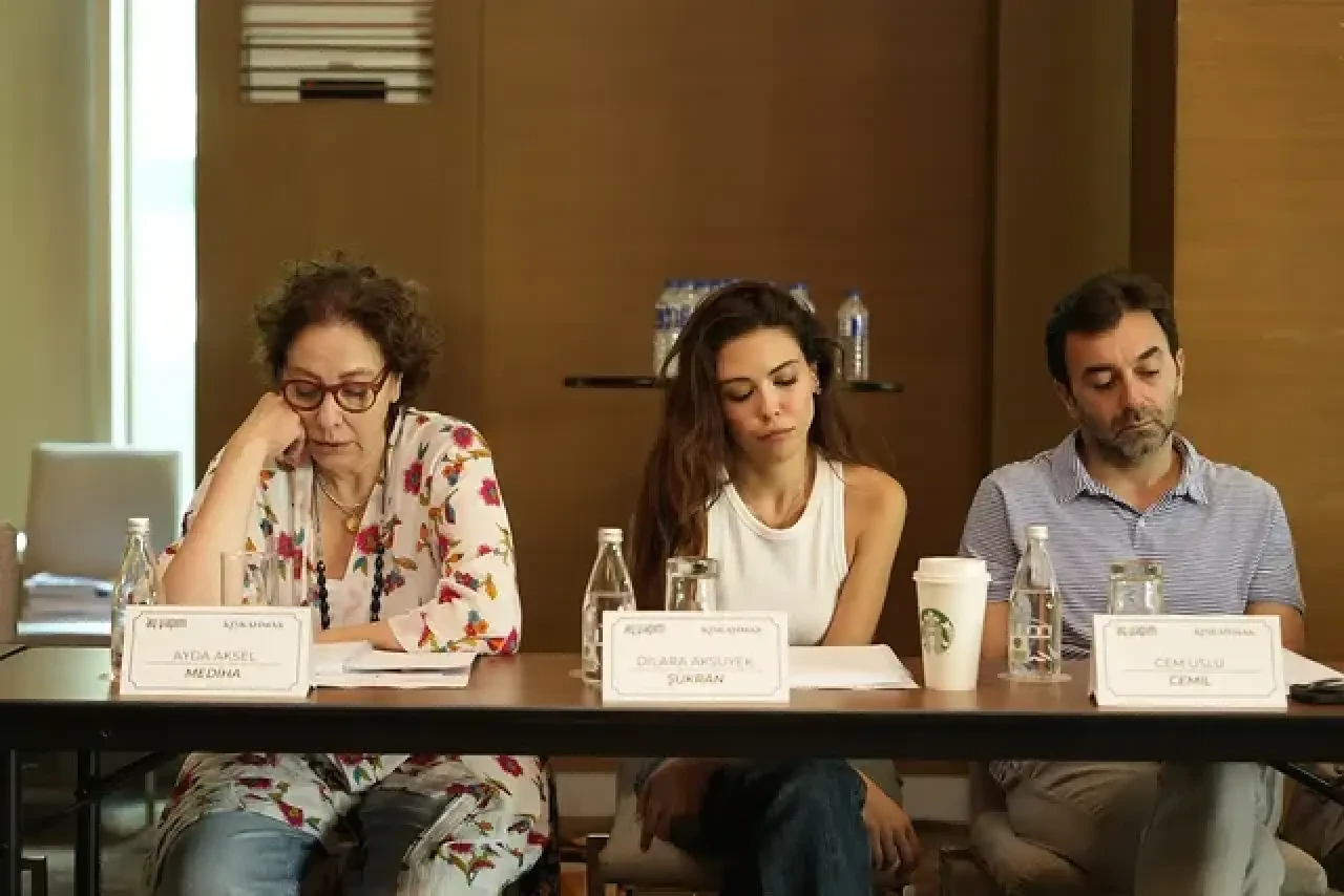 Kıskanmak Dizisi Konusu, Oyuncu Kadrosu, Yayın Tarihi ve İlk Kareler: Kızıl Özgü Geri Dönüyor! 5