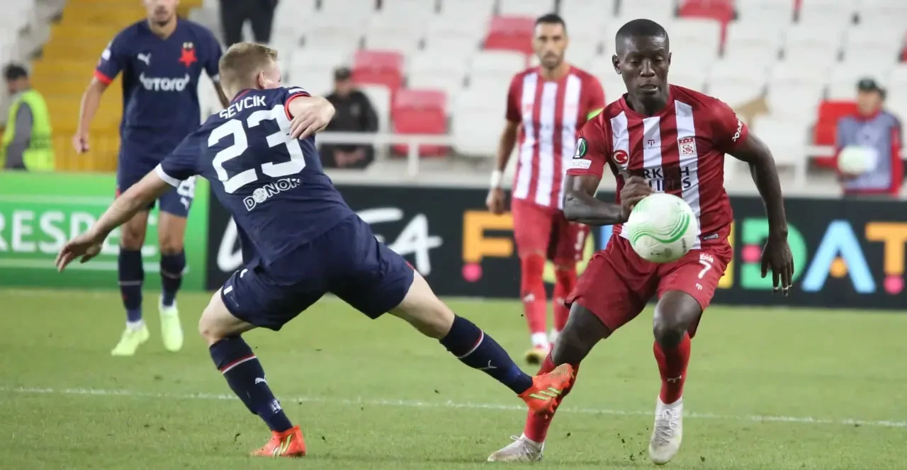 Kocaelispor, Sivasspor’a 2-0 Mağlup Oldu: İsmet Taşdemir’den Mücadeleye Övgü