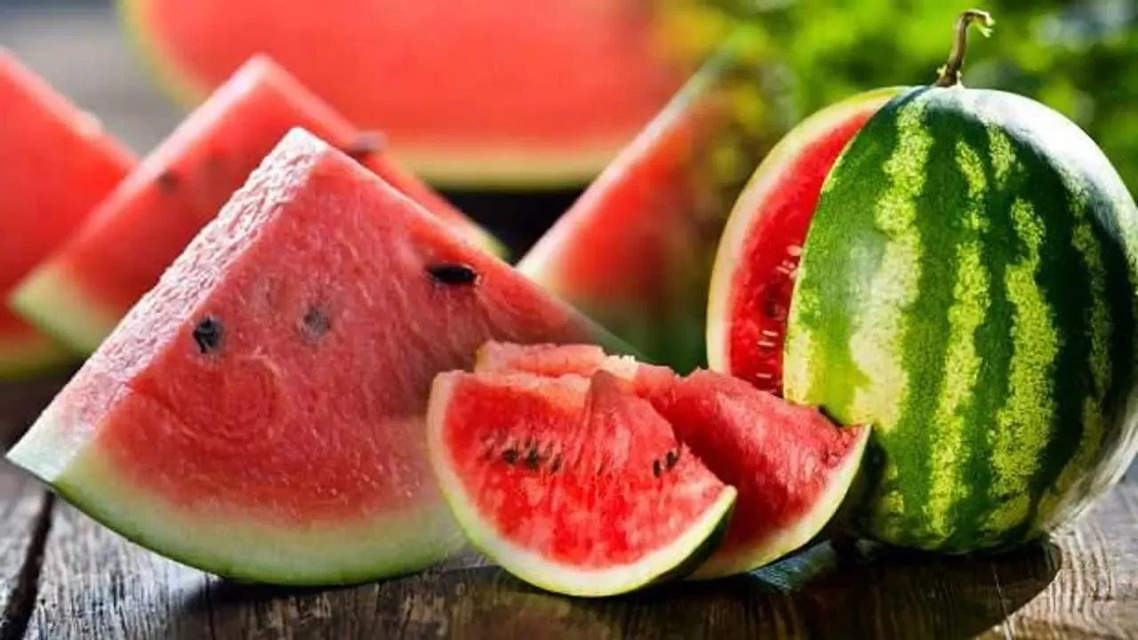 Tatlı Karpuz Nasıl Seçilir? “Erkek-Dişi” Ayrımı Gerçek mi?