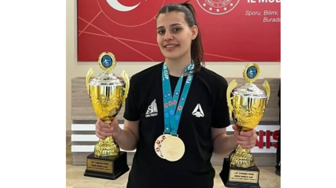 Sümeyye Hatun Kaya Kimdir? Pendik’ten Dünya Kick Boks Şampiyonluğuna Uzanan Yol