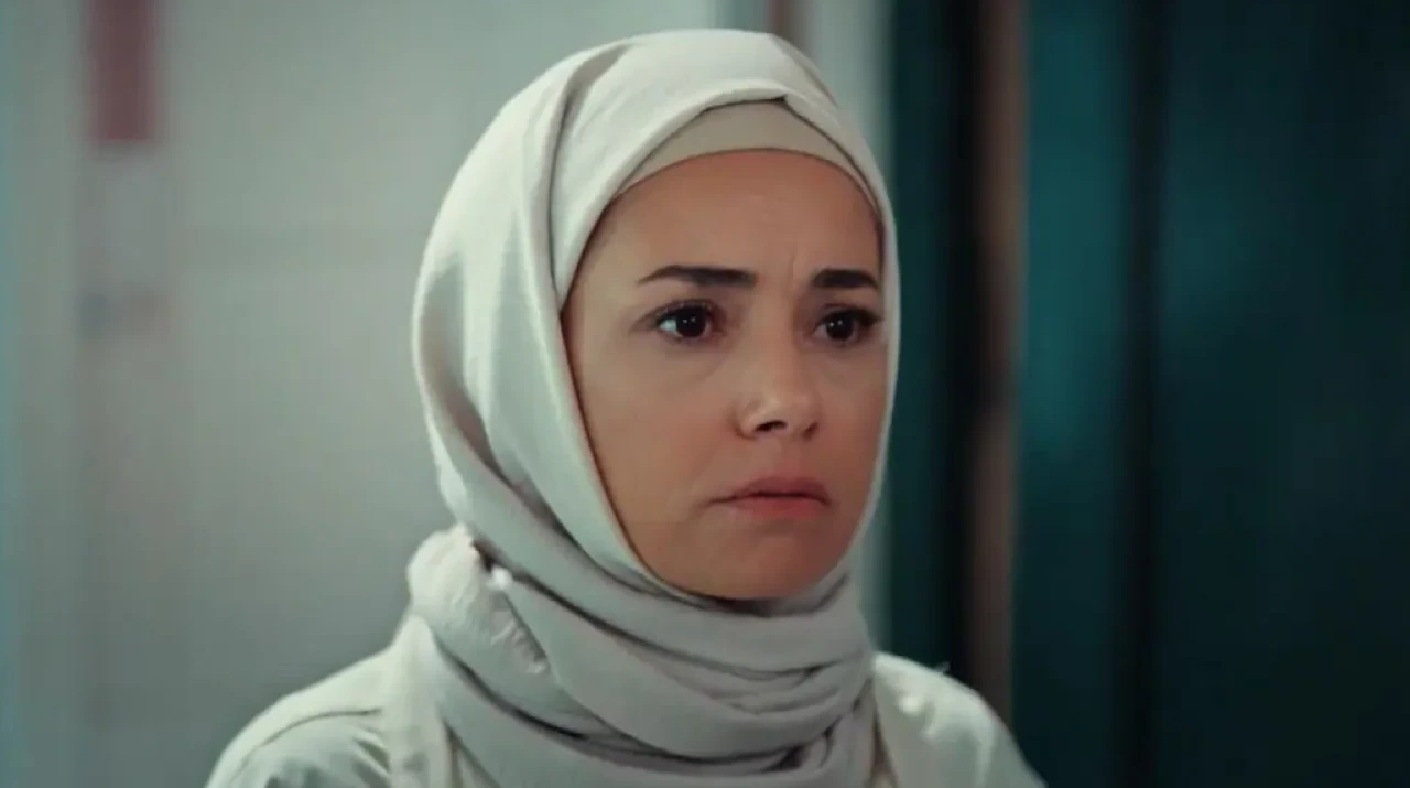 Kıskanmak Seniha Kimdir? Özgü Namal Kaç Yaşında, Nereli, Evli mi, Eşi Kim, Boyu Kilosu, Oynadığı Diziler ve Filmler