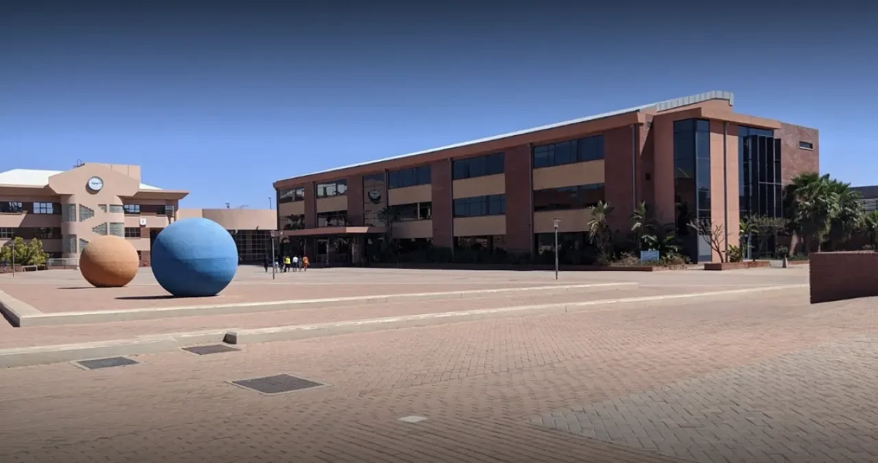 Botsvana 2025-2026 Üniversite Başvuru Takvimi, Kabul Şartları, Üniversiteler, Bölümler, Vize, Konaklama, Yaşam Maliyeti ve Gezilecek Yerler
