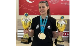 Sümeyye Hatun Kaya Kimdir? Pendik’ten Dünya Kick Boks Şampiyonluğuna Uzanan Yol