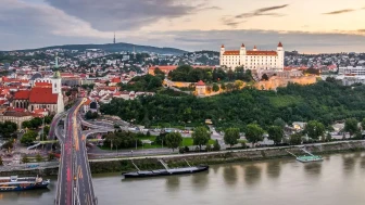 Slovakya Asgari Ücret 2025: Net Maaş, Saatlik Ücret, Meslek Maaşları ve TL Karşılığı