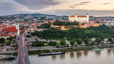 Slovakya Asgari Ücret 2025: Net Maaş, Saatlik Ücret, Meslek Maaşları ve TL Karşılığı