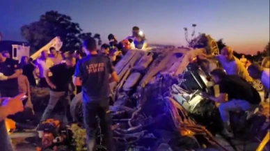 Denizli’de Feci Kaza Aşırı Hızla Savrulan BMW Refüjdeki Ağaca Çarptı Sürücü Ağır Yaralı