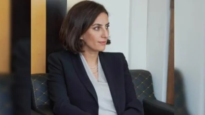 Evrim Rızvanoğlu DEVA’dan Ayrıldı: CHP’ye Mi Doğru? Evrim Rızvanoğlu Kimdir?