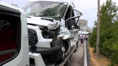 Kartal TEM Otoyolu’nda Zincirleme Kaza: Motorcuya Yardım Etmek İsteyen Sürücülere Araçlar Çarptı