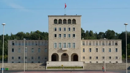 Arnavutluk 2025-2026 Üniversite Başvuru Takvimi, Kabul Şartları, Üniversiteler, Vize, Konaklama, Yaşam Maliyeti ve Gezilecek Yerler