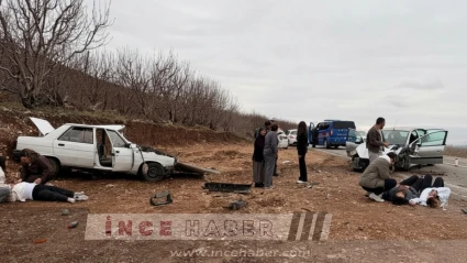 Çivril Gümüşsu'da Feci Çarpışma! 4 Yaralı Var