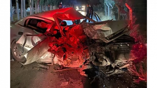 Söke’de Feci Kaza: Otomobil Ağaca Çarptı, Sürücü Hayatını Kaybetti
