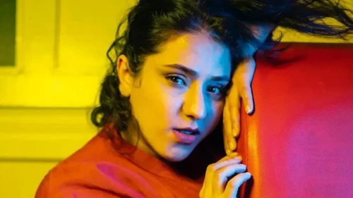 Çarpıntı Emel Kimdir? Ceren Taşçı Kaç Yaşında, Nereli, Boyu Kilosu, Oynadığı Diziler, Instagram Hesabı Ne?