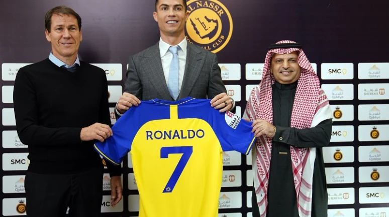 Cristiano Ronaldo Al Nassr'la 2 Yıl Uzattı Kulübe Ortak Oldu