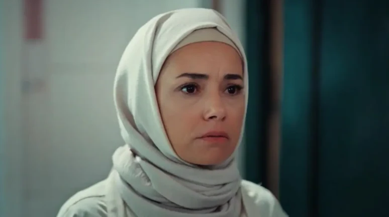 Kıskanmak Seniha Kimdir? Özgü Namal Kaç Yaşında, Nereli, Evli mi, Eşi Kim, Boyu Kilosu, Oynadığı Diziler ve Filmler