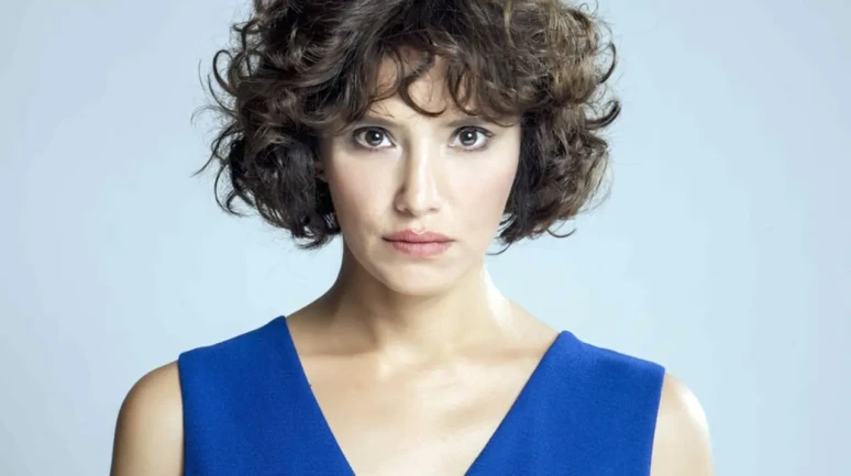 Yasak Elma Julia Kimdir? Nehir Erdoğan Kaç Yaşında, Nereli, Evli mi, Sevgilisi Kim, Boyu Kilosu, Oynadığı Diziler ve Filmler