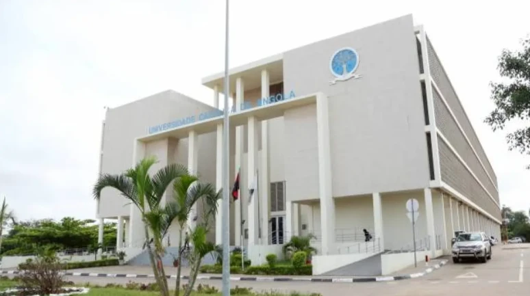Angola 2025-2026 Üniversite Başvuru Tarihleri: Akademik Takvim, Kabul Şartları, Üniversiteler, Bölümler, Vize, Konaklama ve Gezilecek Yerler