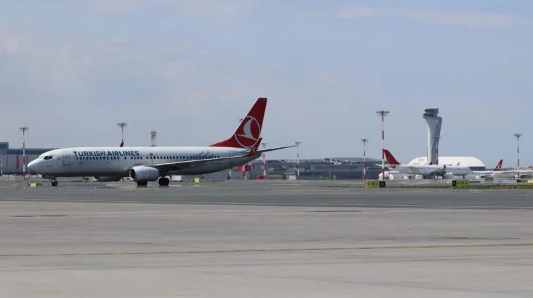 Marmaris Turizm Sezonunu Açtı! İlk Turistler Çiçeklerle Karşılandı