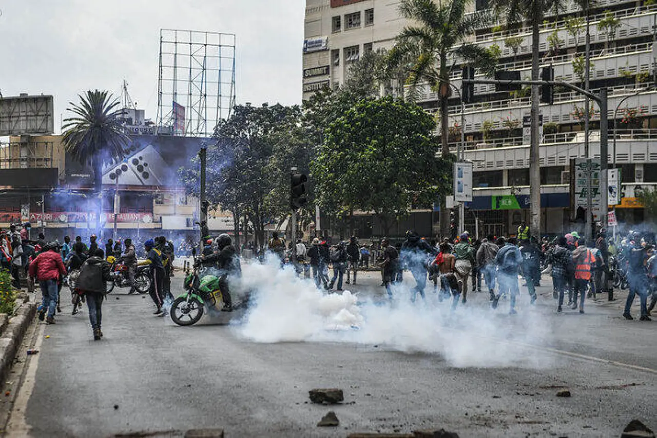 Kenya'da Protestolar Büyüyor 16 Ölü 400 Yaralı Polis Şiddeti Tırmandı